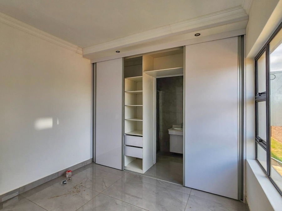 To Let 5 Bedroom Property for Rent in Melodie North West